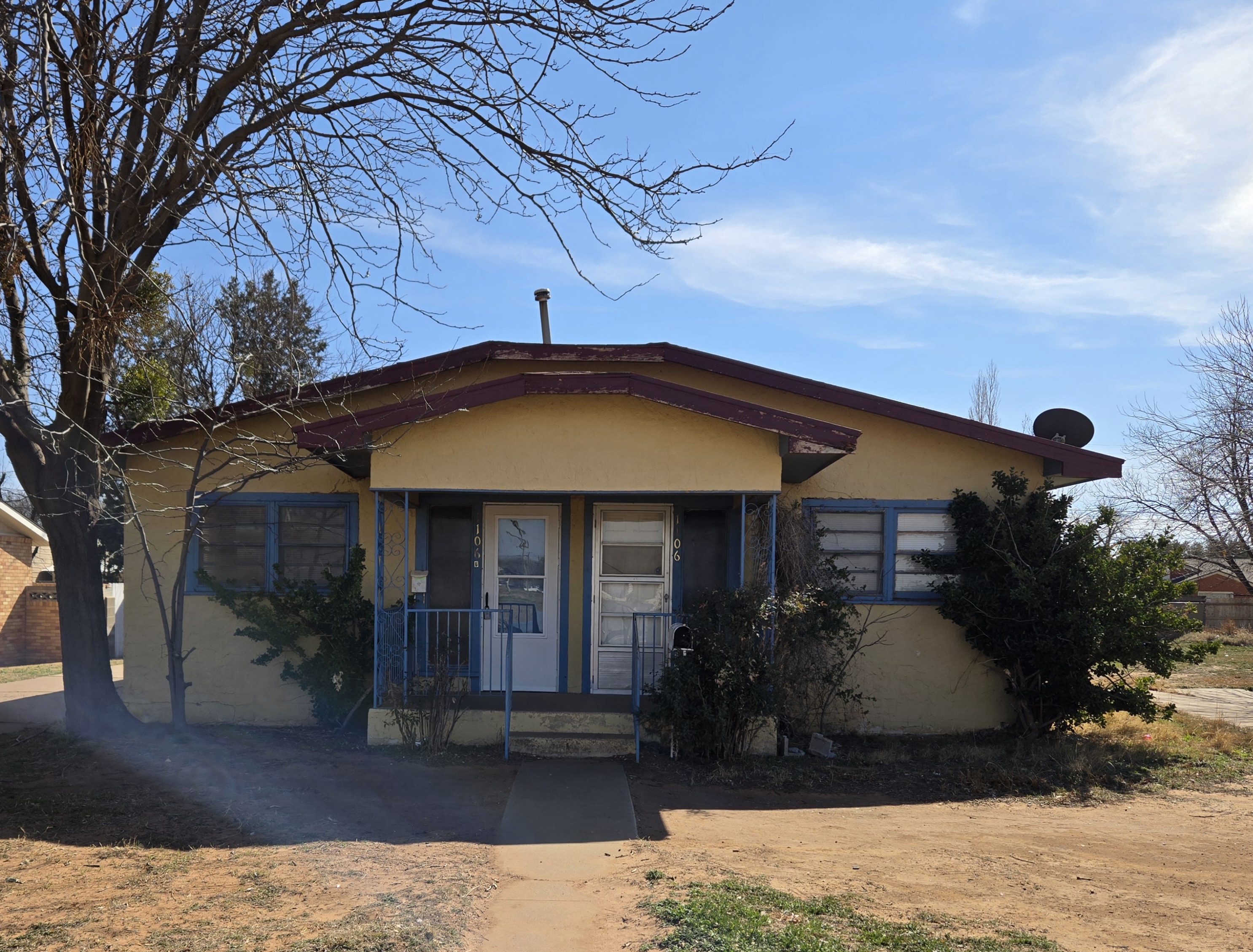 1106 East Broadway Street - B